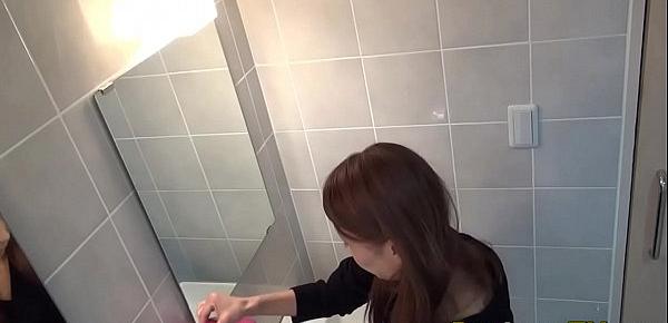  Japan teens filmed peeing